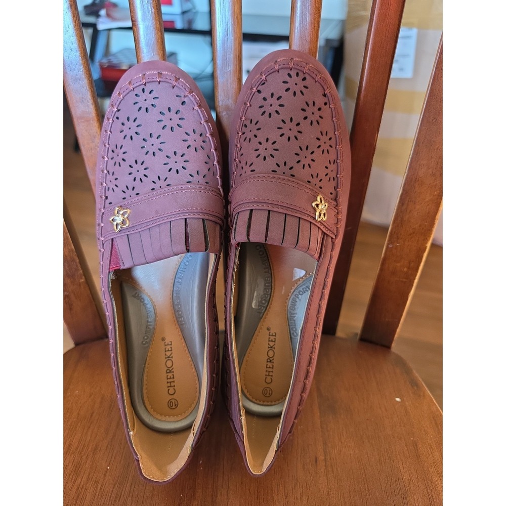Cherokke Comfort Fully Preforated Work Shoe Great Size US 10